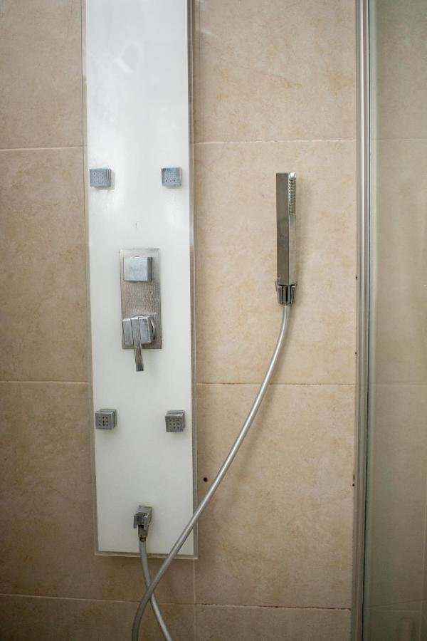 Spacious By The Orient Hotel - 4 Bdr Apartment Jerusalém Exterior foto